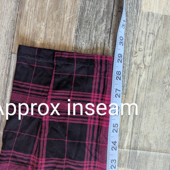 Torrid black and red plaid leggings pants size 3 GUC - Picture 3 of 6